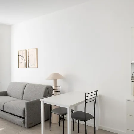 Appartement Bilocale Di Charme In Cenisio - Mirable Pm Milaan